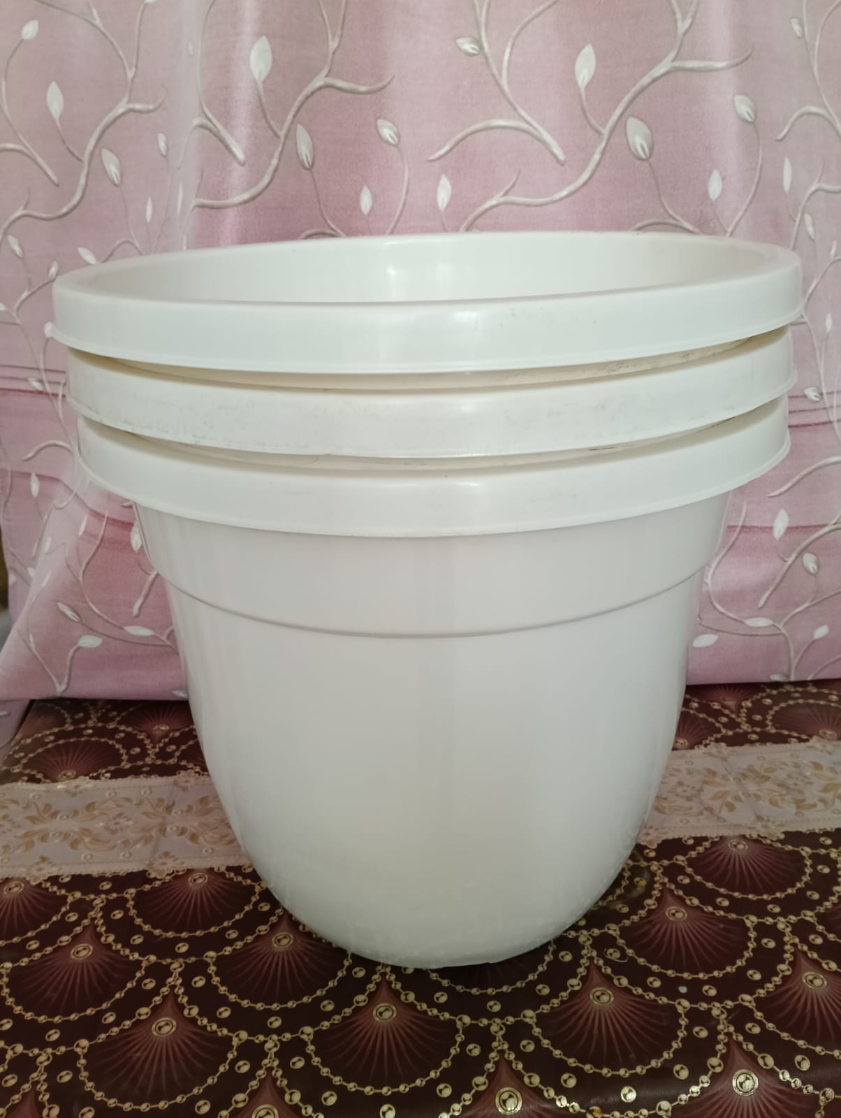 19 inch nursery white pot